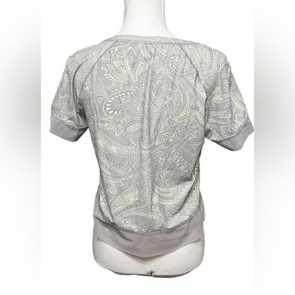 Lululemon Stripe In Stride crop paisley tee size 8? - Picture 2 of 6